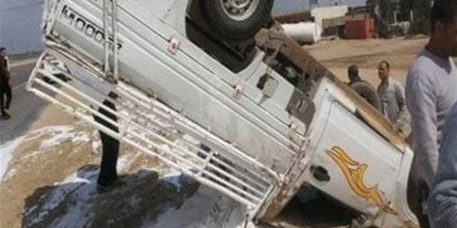 بدون
      نمر..مصرع
      وإصابة
      4
      أشخاص
      من
      بينهم
      طفل
      بمركز
      نصر
      النوبة
      فى
      أسوان