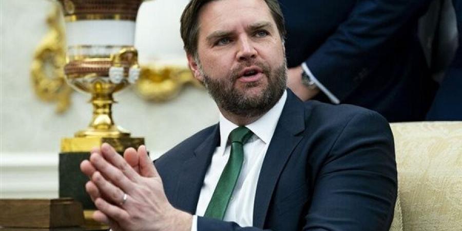 فانس:
      التوصل
      إلى
      حل
      سلمي
      للنزاع
      الأوكراني
      "أمر
      غير
      يقيني"