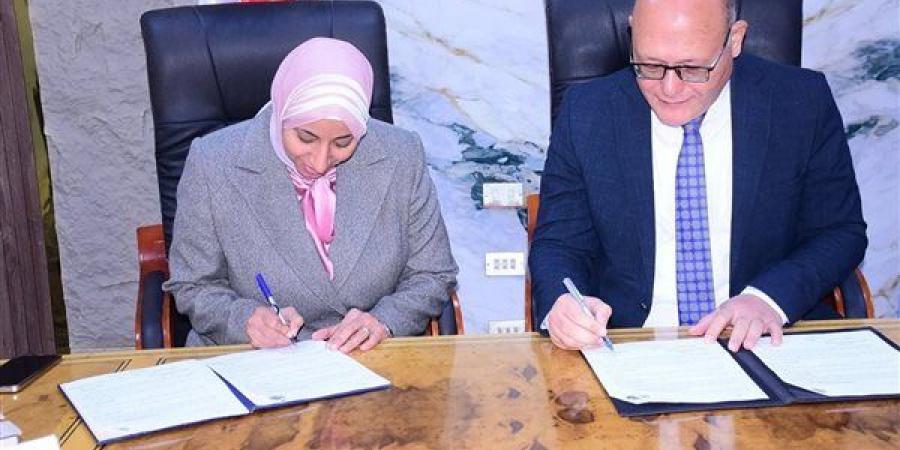 الإسكان
      تتعاون
      مع
      جامعة
      سوهاج
      للاستفادة
      من
      خدمات
      مركز
      الاستشارات
      الهندسية