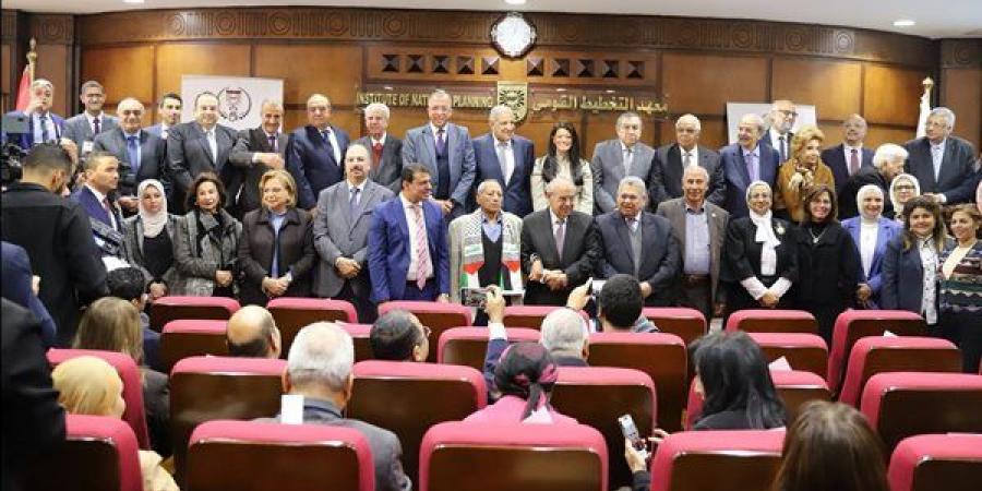 المستشارة
      أمل
      عمار
      تشارك
      في
      احتفالية
      مرور
      65
      عاما
      على
      تأسيس
      معهد
      التخطيط
      القومي