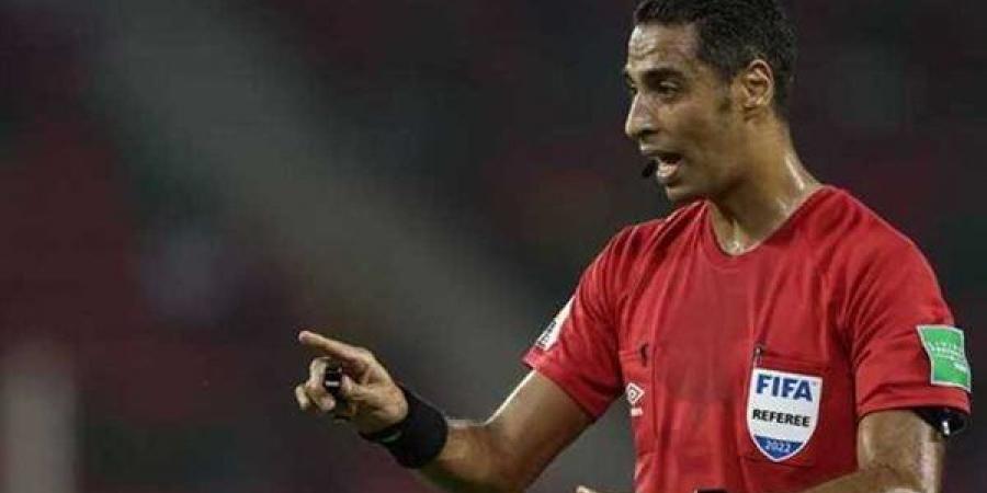 أمين
      عمر
      وأبو
      الرجال
      يديران
      مباراة
      الكاميرون
      والجابون
      في
      أمم
      أفريقيا