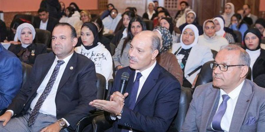 تعليم
      الإسكندرية:
      تعليمات
      مشددة
      للارتقاء
      بالعملية
      التعليمية