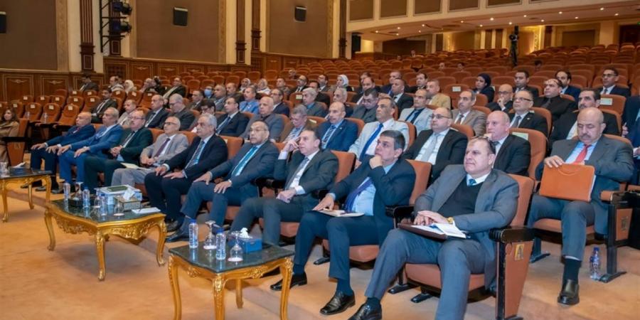 وزير
      الإنتاج
      الحربي:
      حققنا
      إيرادات
      بنسبة
      129%
      ومعدل
      نمو
      32%
      عن
      العام
      الماضي