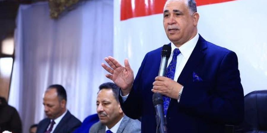 نقيب
      المحامين
      يترأس
      جلسة
      حلف
      اليمين
      القانونية
      للأعضاء
      الجدد..
      صور