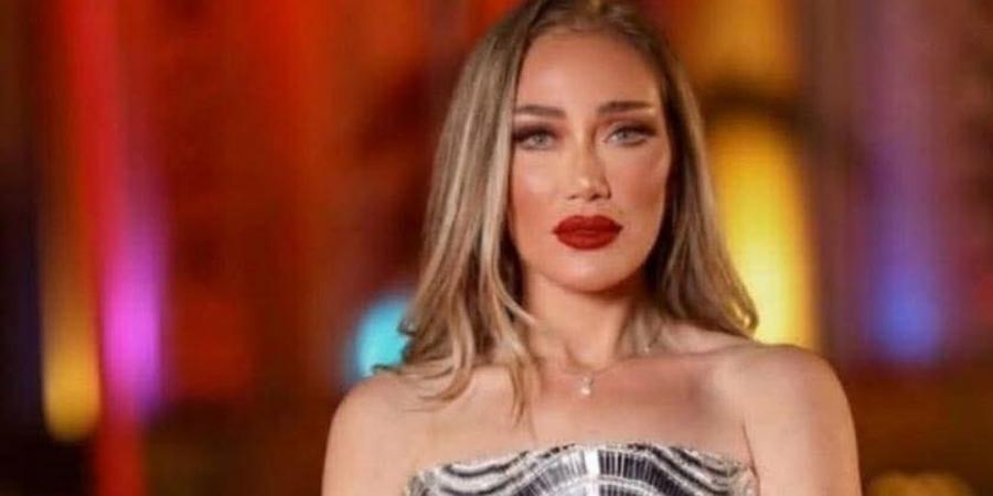 مش
      ههزأ
      نفسي..
      ريهام
      سعيد
      تعلق
      على
      جدل
      تصريحاتها
      الأخيرة:
      هتضايق
      اللي
      على
      راسه
      بطحة