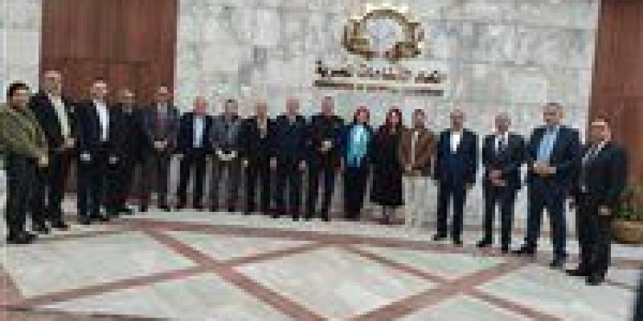 علاء
      عبد
      المجيد
      رئيسًا
      لغرفة
      الرعاية
      الصحية
      وخالد
      سمير
      وغادة
      الجنزوري
      وكيلان..
      وتشكيل
      هيئة
      المكتب