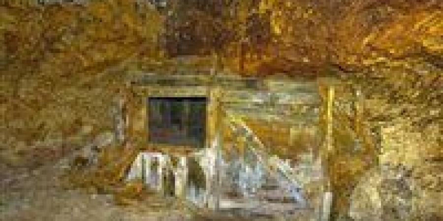 غرفة
      البترول
      باتحاد
      الصناعات:
      مصر
      بها
      34
      معدن
      مدفون
      في
      باطن
      الأرض