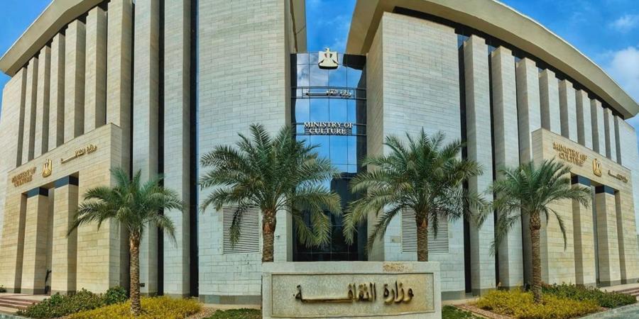 أبرزها
      احتفالية
      بالكاتب
      شريف
      سعيد..
      أجندة
      "الدستور"
      الثقافية
      اليوم