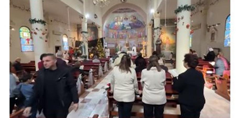 عيد
      الميلاد
      في
      كنيسة
      غزة
      المدمرة..
      قداس
      رغم
      القصف
      الإسرائيلي
      (فيديو)