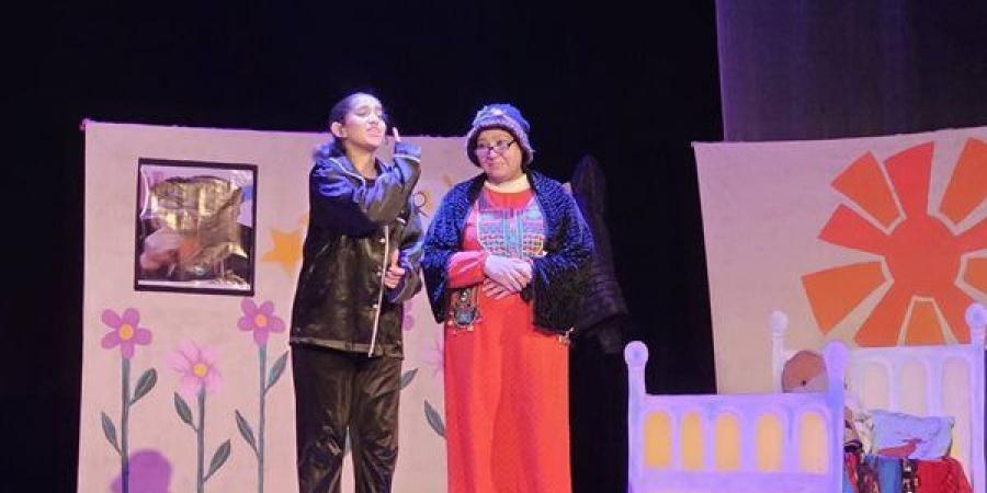 "لعبة
      وحدوتة"
      في
      ثالث
      ليالي
      عروض
      مسرح
      الطفل
      بالغربية