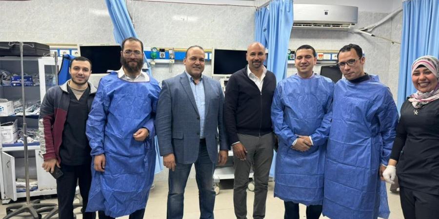 فريق
      طبي
      بمستشفى
      سيد
      جلال
      ينجح
      في
      إجراء
      عملية
      شق
      عضلة
      المريء
      بالمنظار
      لطفله