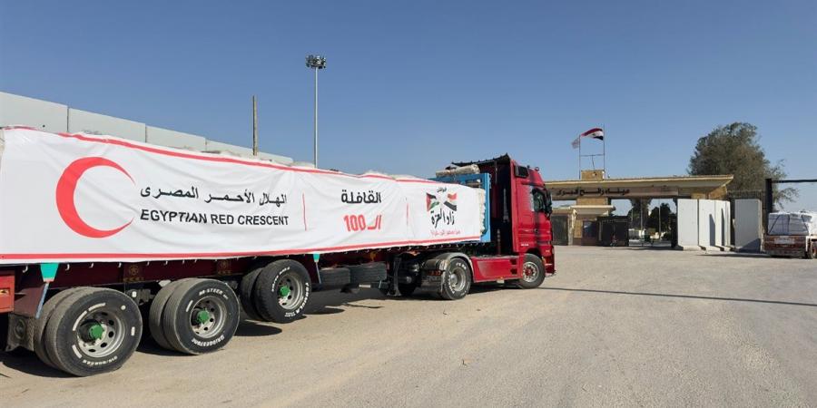 الهلال
      الأحمر
      المصري
      يعزز
      دعم
      غزة
      بمساعدات
      غذائية
      وطبية
      وشتوية
      عبر
      قوافل
      «زاد
      العزة»