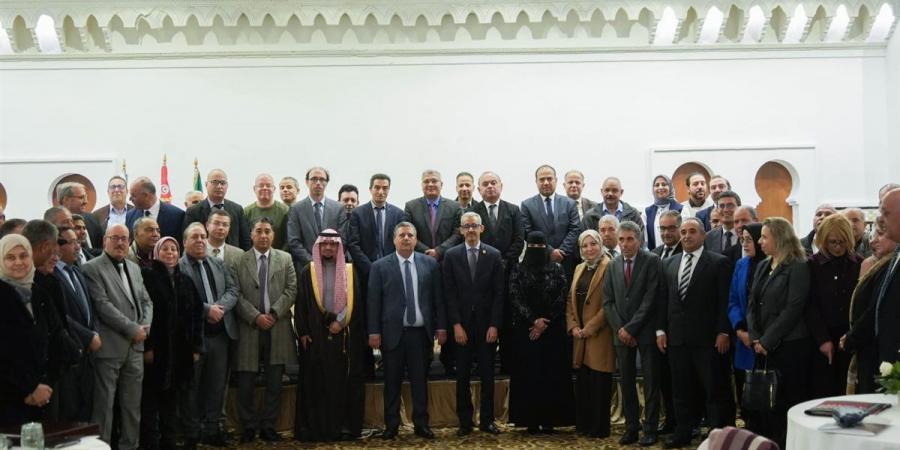 “اليونسكو
      الإقليمي”
      يواصل
      فعاليات
      "إطلاق
      تطبيق
      النموذج
      العربي
      في
      التعليم"
      بتونس