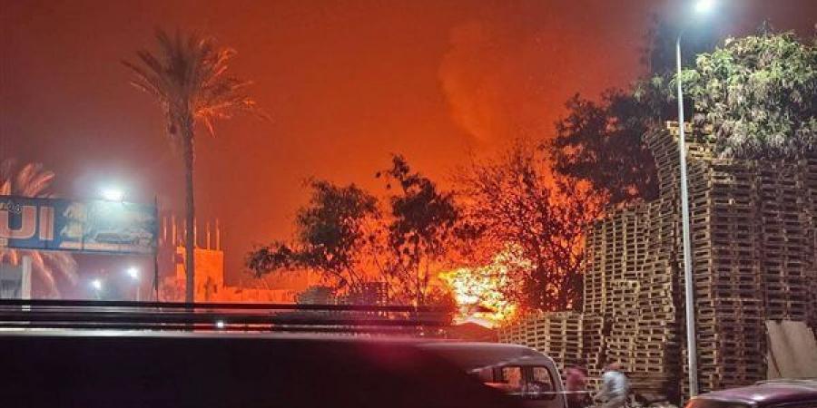 الحماية
      المدنية
      تُسيطر
      على
      حريق مخزن
      أخشاب
      بالمرج
      دون
      إصابات
      أو
      وفيات