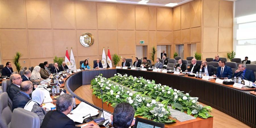 تفاصيل
      قرارات
      اجتماع
      اللجنة
      العليا
      لتراخيص
      الشواطئ
      برأسة
      وزير
      الري