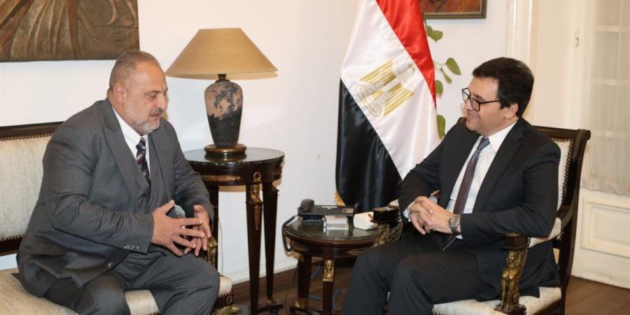 وزير
      الثقافة:
      الاستثمار
      في
      التدريب
      هو
      الاستثمار
      الحقيقي
      في
      مستقبل
      الثقافة
      المصرية