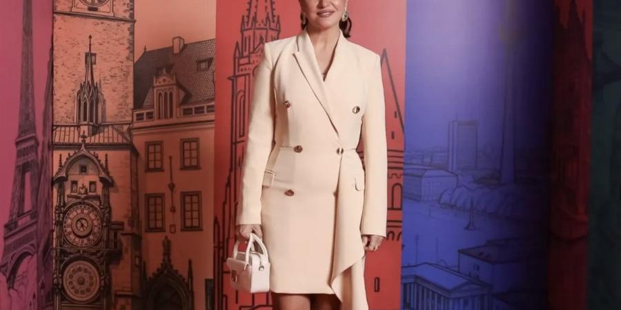 كان
      يوم
      أسود..
      نشر
      صورة
      تنتهك
      خصوصية
      ريهام
      عبد
      الغفور|
      والفنانة
      تكسر
      صمتها
      (تفاصيل)