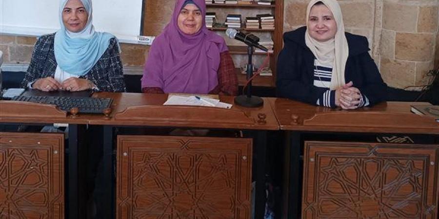 ملتقى
      المرأة
      بالجامع
      الأزهر:
      الطفولة
      أمانة
      شرعية
      وحق
      إنساني
      يُصان