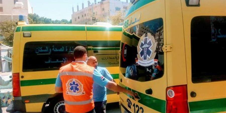 تصادم
      مروع
      في
      فاقوس
      يودي
      بحياة
      أب
      وإصابة
      ابنته