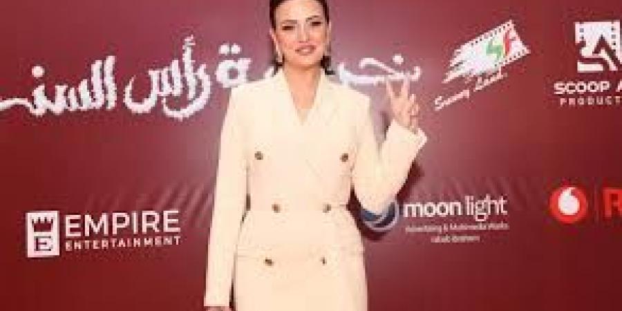 بعد
      تداول
      صورتها
      المسيئة..
      كيف
      علقت
      ماجدة
      خيرالله
      على
      أزمة
      ريهام
      عبد
      الغفور