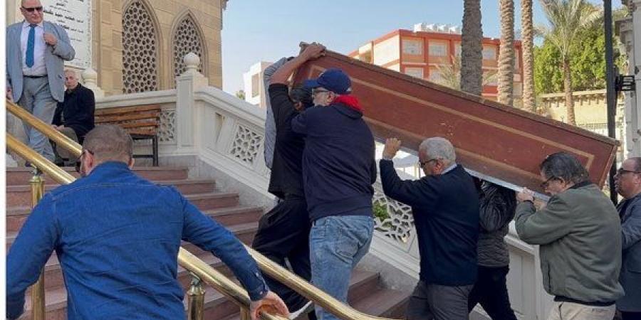 وداع
      حزين
      لطارق
      الأمير
      بحضور
      أحمد
      سعيد
      عبدالغني