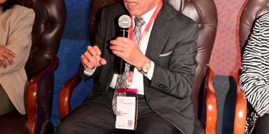 نقيب
      الأطباء
      ضيف
      شرف
      المؤتمر
      الدولي
      العاشر
      للطيور
      المهاجرة
      للأورام
      بالأقصر