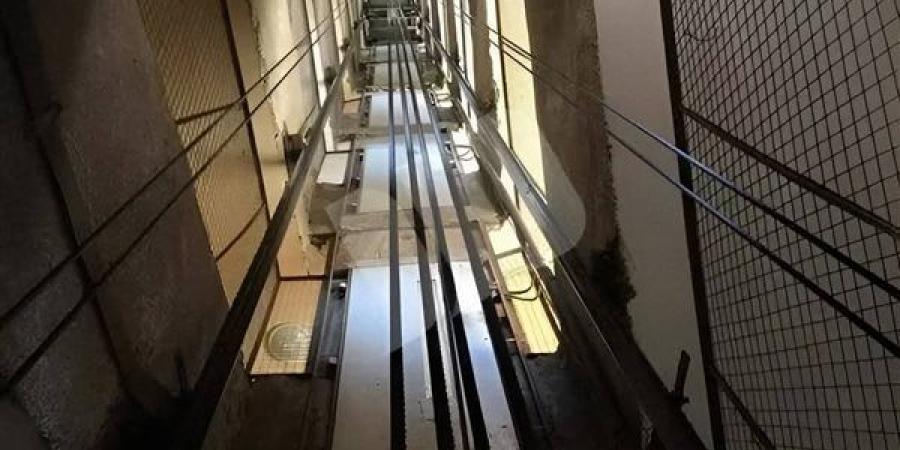 حادث
      مأساوي
      بالزيتون
      يتسبب
      في
      وفاة
      شخص
      داخل
      مصعد
      عقار