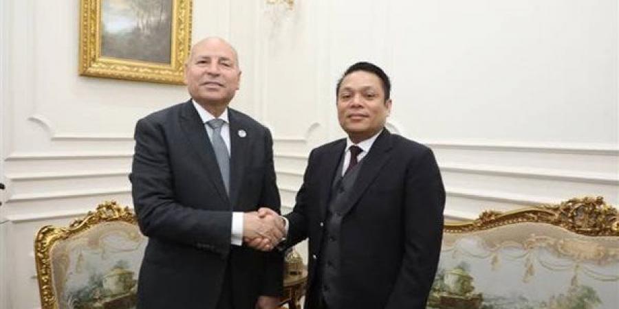 محافظ
      القاهرة
      يستقبل
      سفير
      ماليزيا
      ويحتفل
      بانضمام
      المدينة
      لشبكة
      اليونسكو
      لمدن
      التعلم