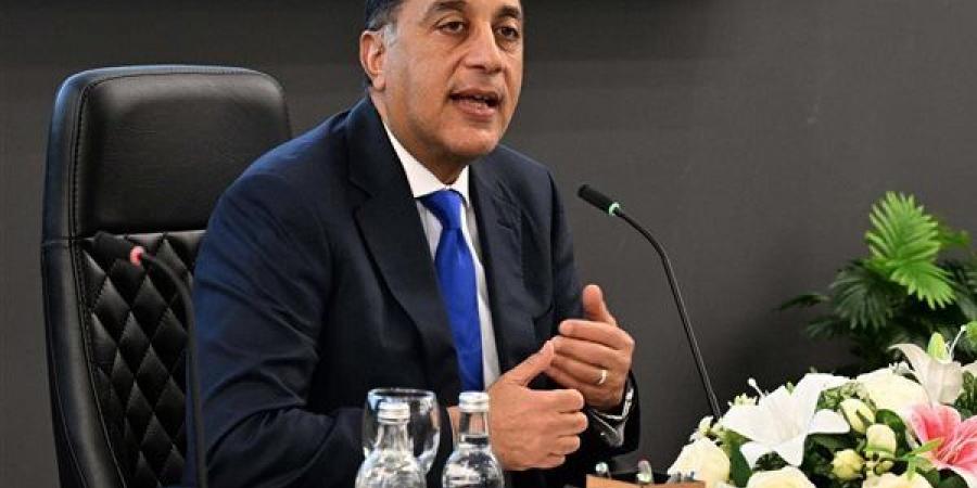 مدبولي:
      قانون
      الكهرباء
      الذي
      يناقشه
      مجلس
      الشيوخ
      ليس
      له
      علاقة
      بالتعريفة