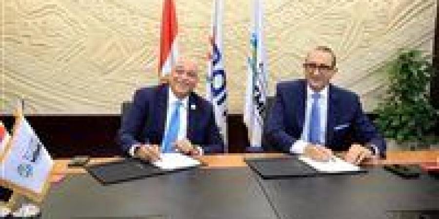 الصناعة
      الصغيرة
      على
      خريطة
      التصدير
      العالمي..
      تعاون
      حكومي–
      مصرفي
      جديد
      لرفع
      تنافسية
      المشروعات
      المتوسطة
      والصغيرة