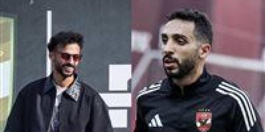 كريم
      فؤاد
      وعبدالقادر
      يواصلان
      التأهيل
      استعداداً
      للعودة
      إلى
      تدريبات
      الأهلي
      الجماعية