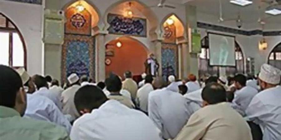 (وَهُمْ
      يَحْسَبُونَ
      أَنَّهُمْ
      يُحْسِنُونَ
      صُنْعًا)