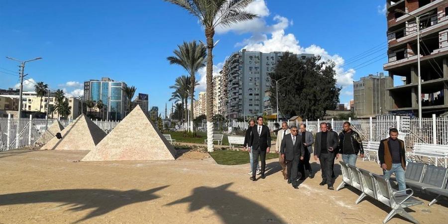 محافظ
      الدقهلية
      يتفقد
      أعمال
      تطوير
      حديقة
      الأسرة
      بالمنصورة