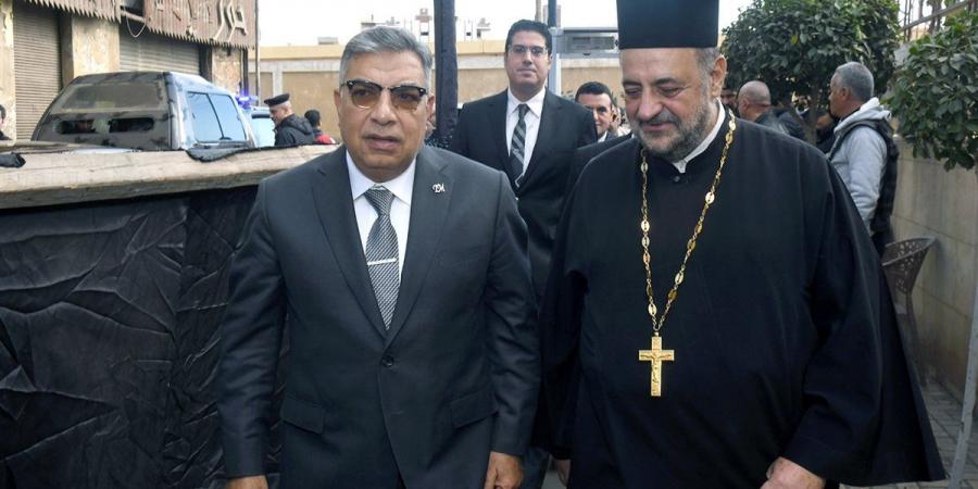 محافظ
      الدقهلية
      ومدير
      الأمن
      يقدمان
      التهنئة
      بعيد
      الميلاد
      في
      عدد
      من
      الكنائس
      بالمنصورة