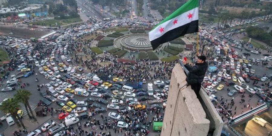 باحث
      سياسي:
      الحكومة
      الانتقالية
      في
      سوريا
      أحادية
      وتتبنى
      نهج
      الإقصاء