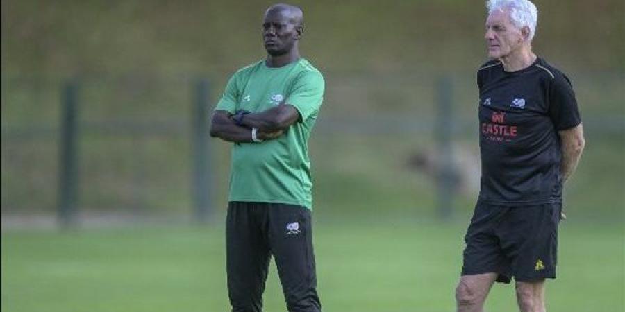 أمم
      أفريقيا..
      هوجو
      بروس
      يحشد
      أسلحة
      جنوب
      أفريقيا
      لمواجهة
      منتخب
      مصر