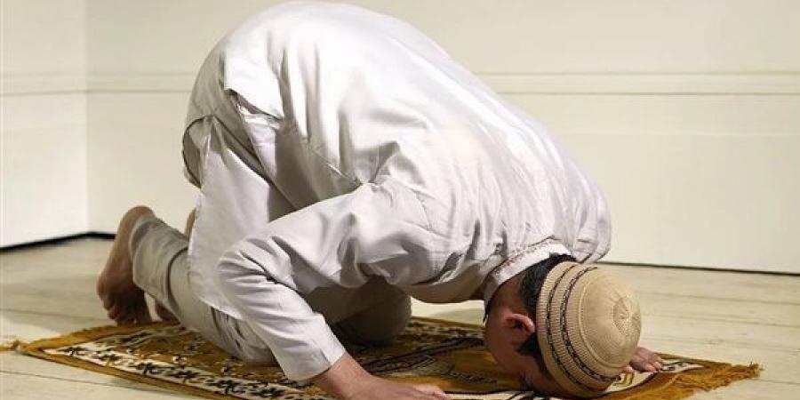 صيغ
      الصلاة
      على
      النبي
      ﷺ
      وفضل
      تحريها
      يوم
      الجمعة