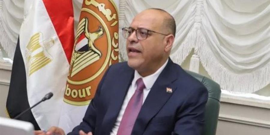 وزير
      العمل:
      أطلقنا
      معايير
      التفتيش
      الذكي
      كآلية
      جديدة
      للتعاون
      مع
      أصحاب
      الأعمال