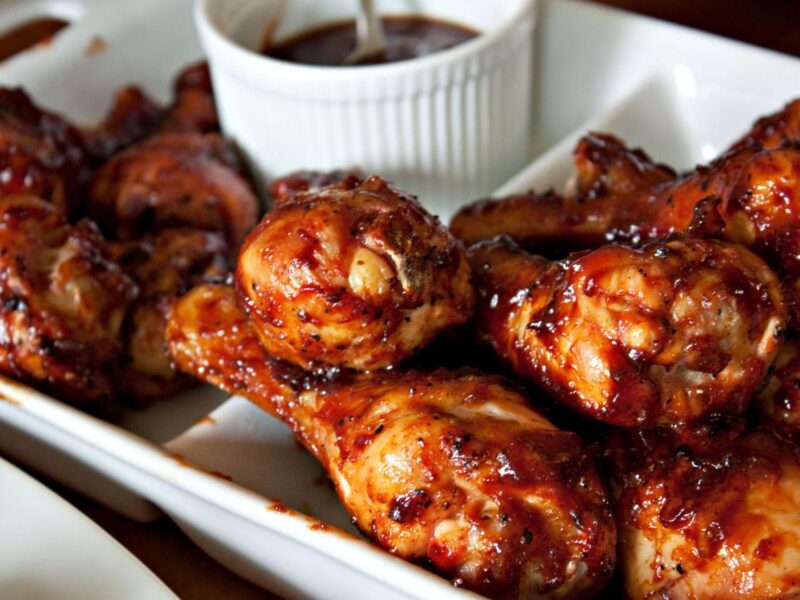 طعم لا يقاوم وريحة تجنن.. تتبيلة الدجاج المشوي الطريقة السرية لنكهة رهيبة تخلي الكل يسألك عن سر الطعم